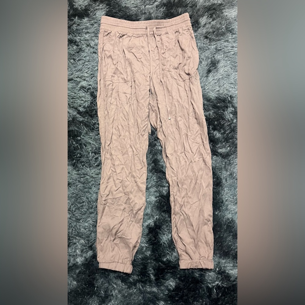 Tan medium pants.
